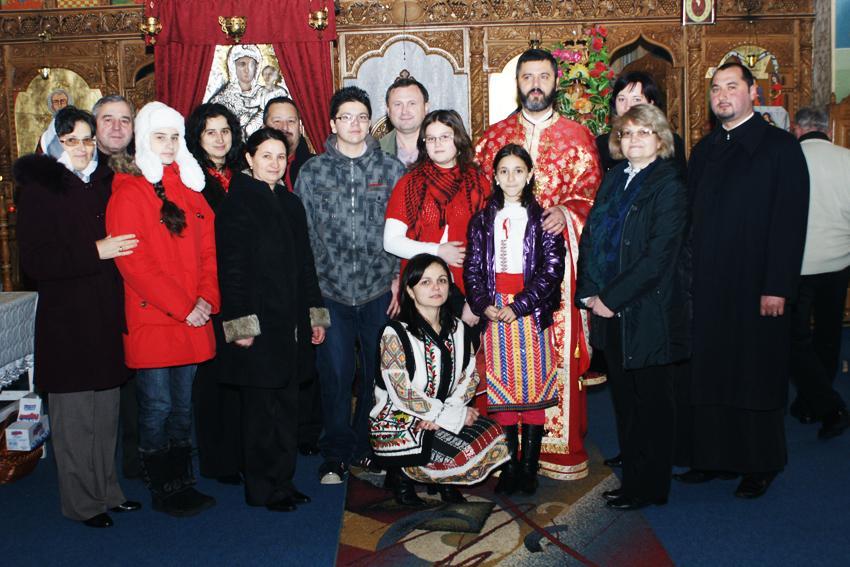 În faţa Sfântului Altar